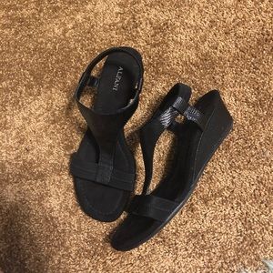 Black 1.5” platform sandal heels